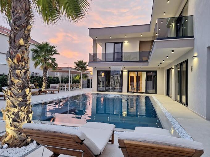 Luxury Villa My Wish With Pool Kastel Stari Exterior photo